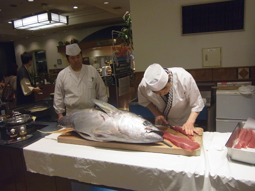 マグロの解体ショー４